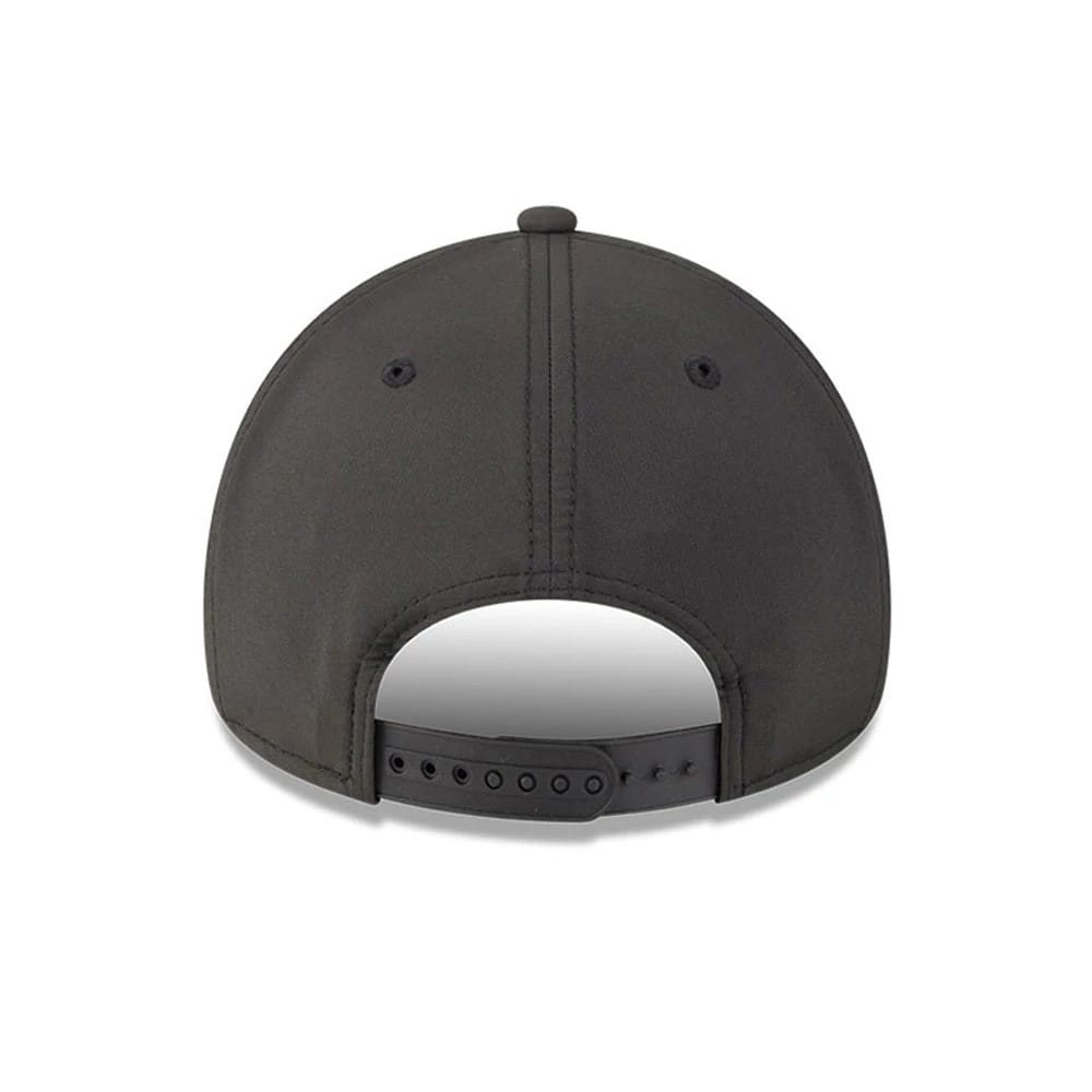 Pictured is this MLB Quickstrike San Francisco Giants 9FORTY Apex cap in black. 4