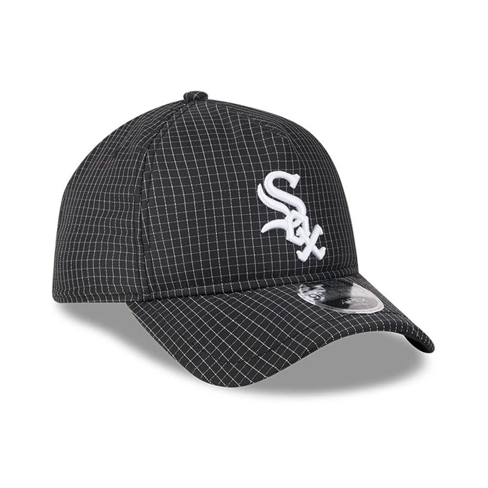 Chicago White Sox MLB Quickstrike Black New Era 9FORTY Apex Adjustable Cap, front view showing the raised white embroidered Sox logo on the black grid-patterned front panels, with a curved visor and 9FORTY size sticker.