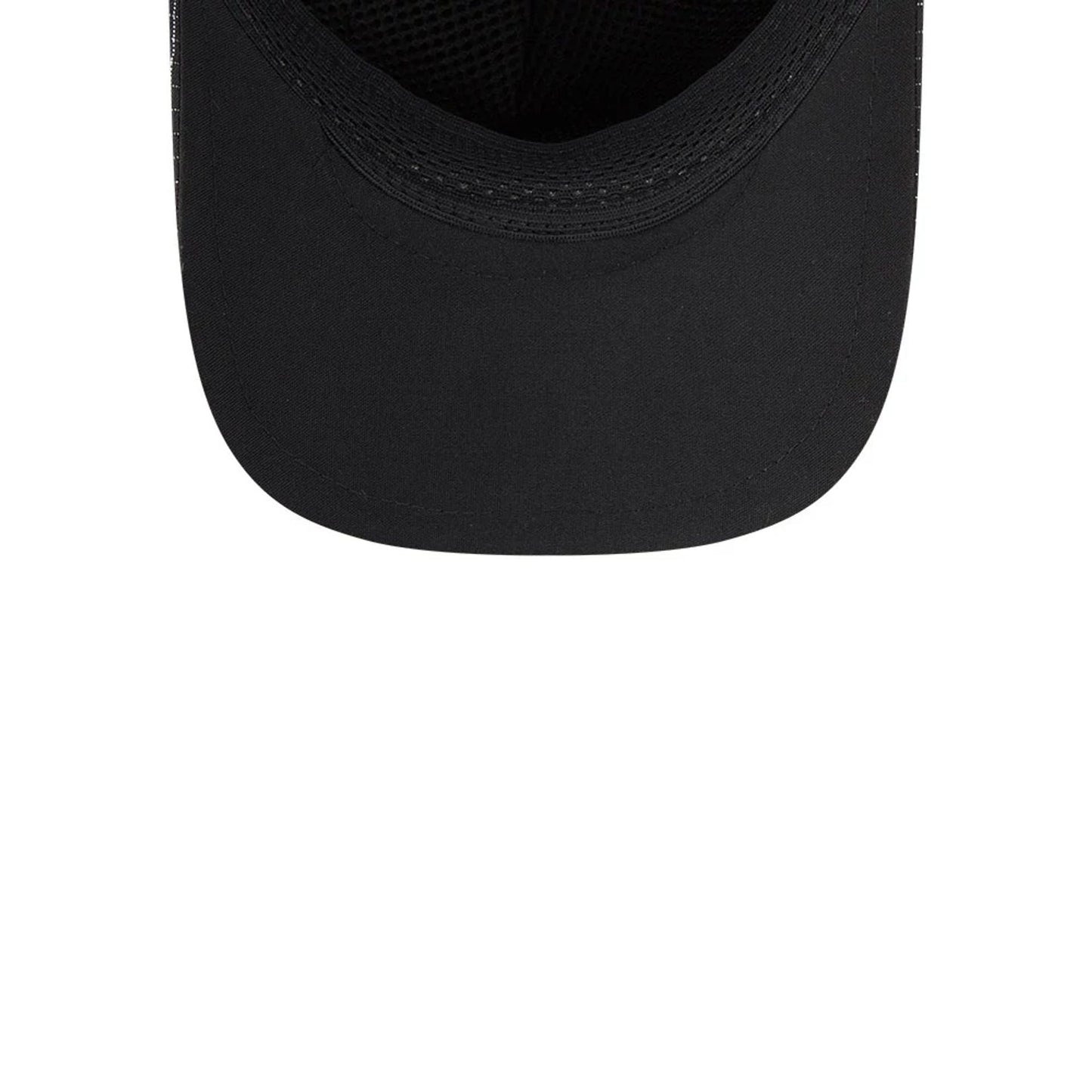 Pictured is this MLB Quickstrike Chicago White Sox 9FORTY Apex cap in black. 7