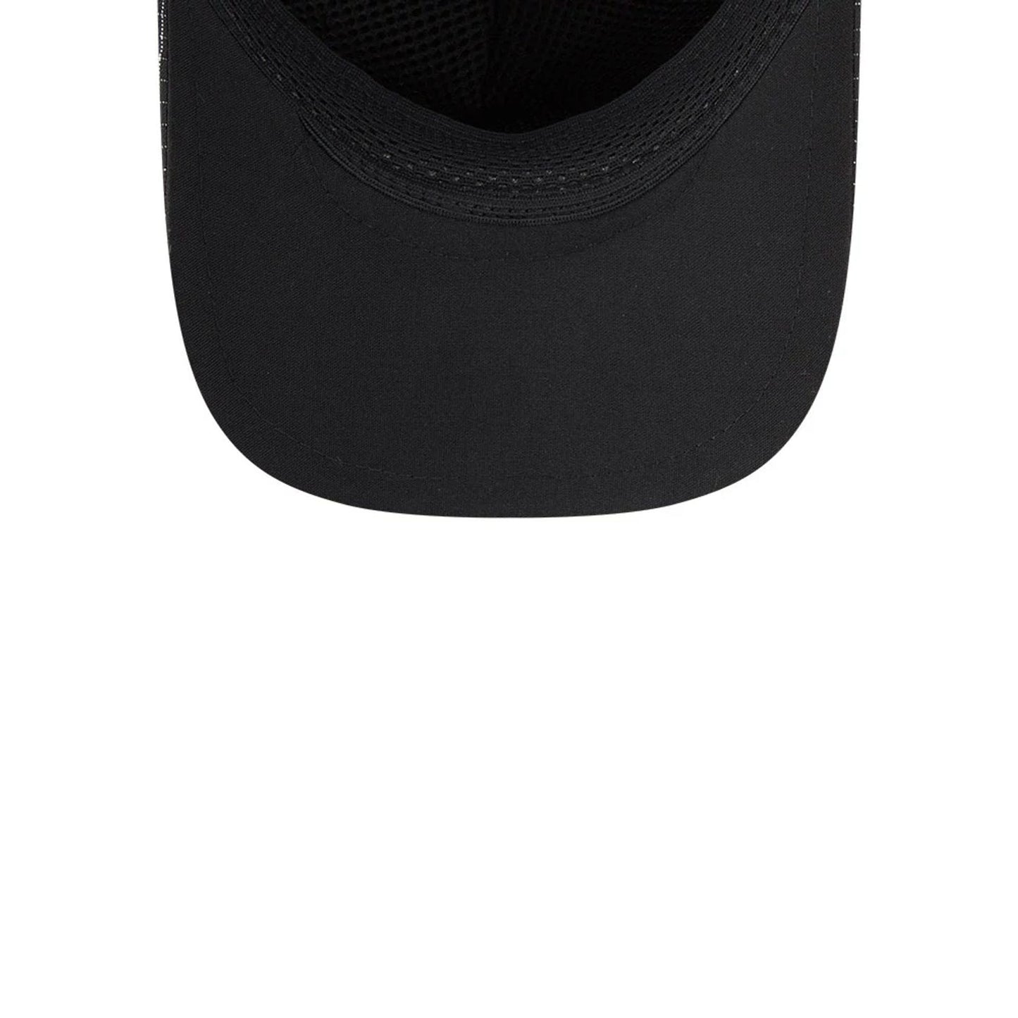 Pictured is this MLB Quickstrike Chicago White Sox 9FORTY Apex cap in black. 7