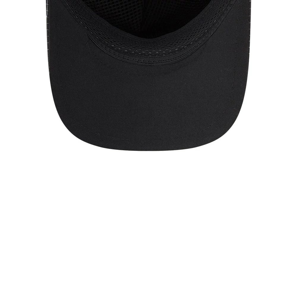 Pictured is this MLB Quickstrike Chicago White Sox 9FORTY Apex cap in black. 7