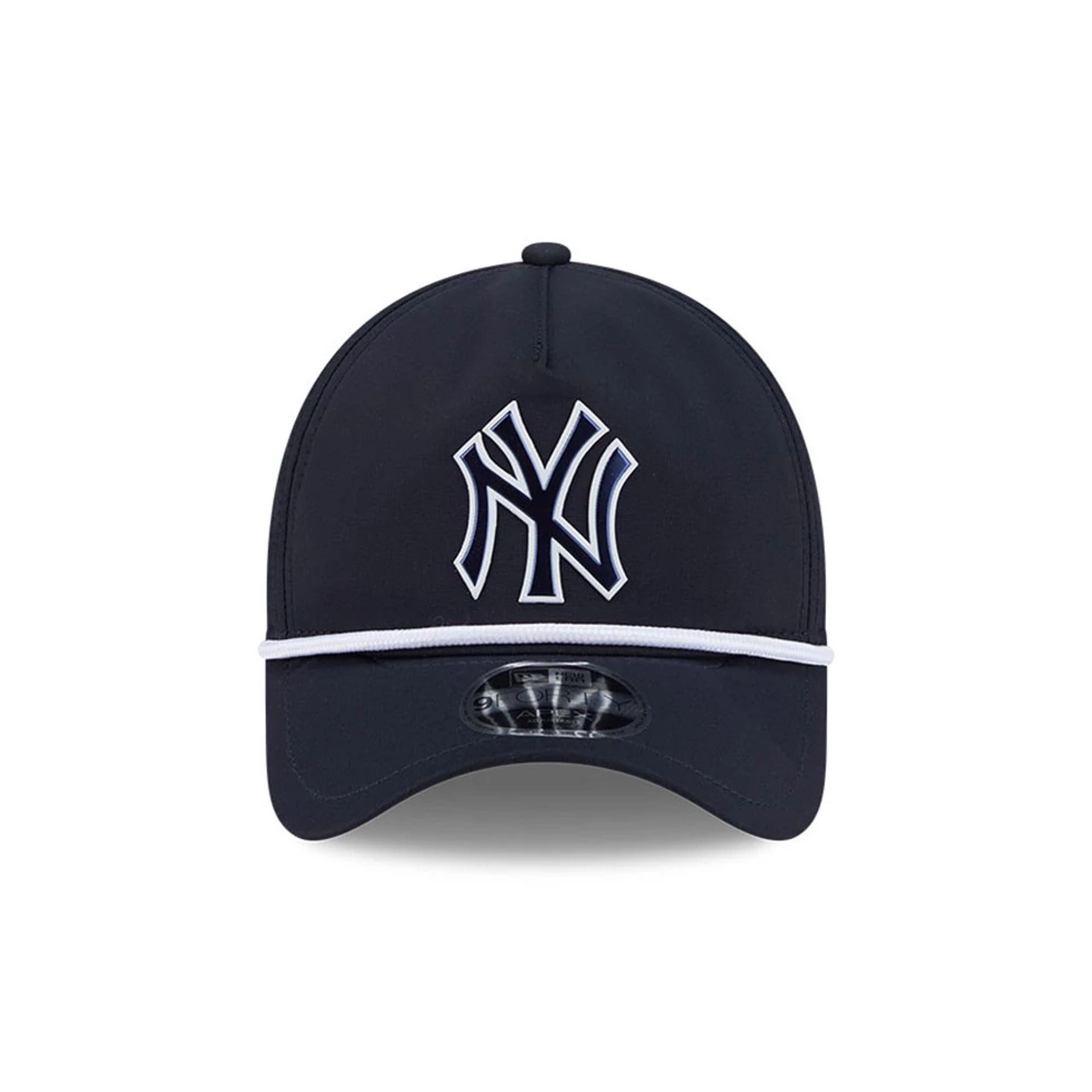 Pictured is this MLB Quickstrike New York Yankees 9FORTY Apex cap in navy. 2