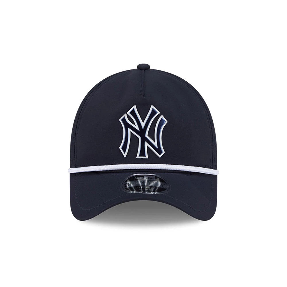 Pictured is this MLB Quickstrike New York Yankees 9FORTY Apex cap in navy. 2