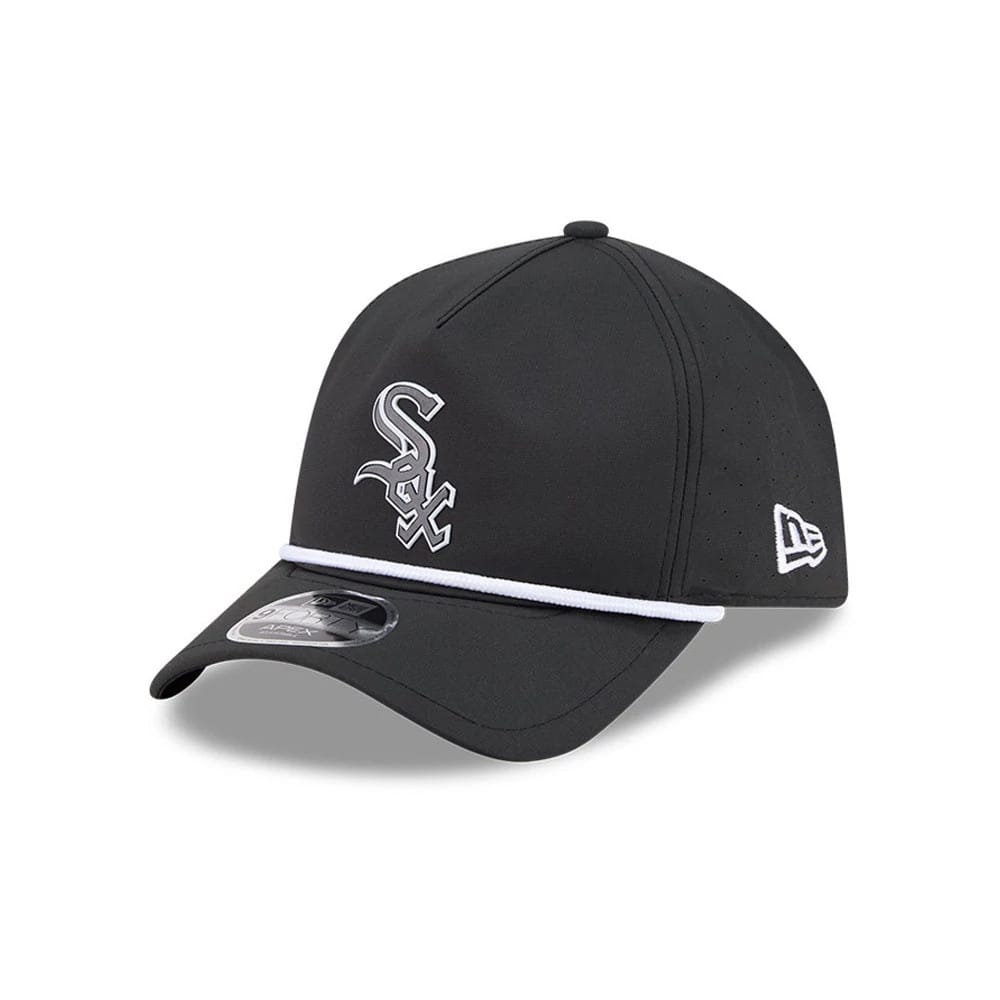 Pictured is this MLB Quickstrike Chicago White Sox 9FORTY Apex cap in black. 1