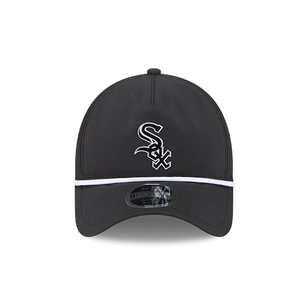 Pictured is this MLB Quickstrike Chicago White Sox 9FORTY Apex cap in black. 2