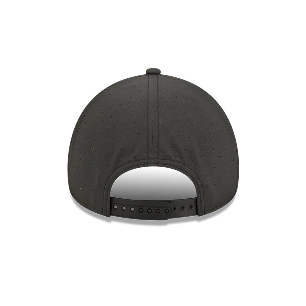 Las Vegas Raiders NFL Quickstrike Black New Era 9FORTY Apex Adjustable Cap, rear view showing a black crown with no back logo, an adjustable black snap closure, and a top button on the structured back panels.