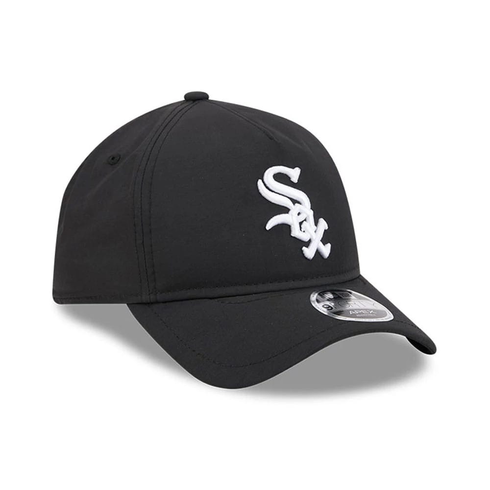 Pictured is this MLB Quickstrike Chicago White Sox 9FORTY Apex cap in black. 3