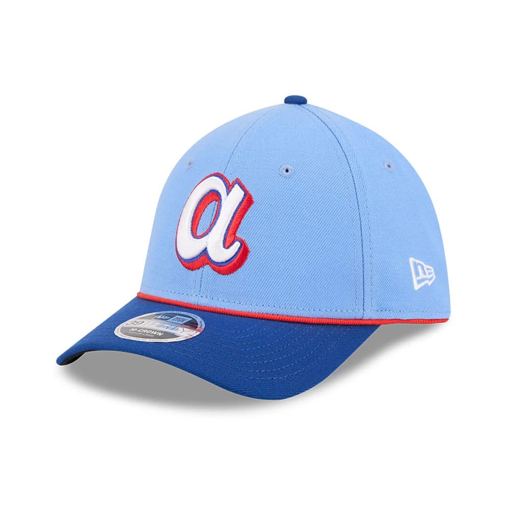 Atlanta Braves MLB City Connect Blue New Era 39THIRTY M-Crown Stretch Fit Cap, three-quarter view showing the red and white raised embroidered a logo on the light blue crown, a contrasting dark blue curved visor, and 39THIRTY size sticker.