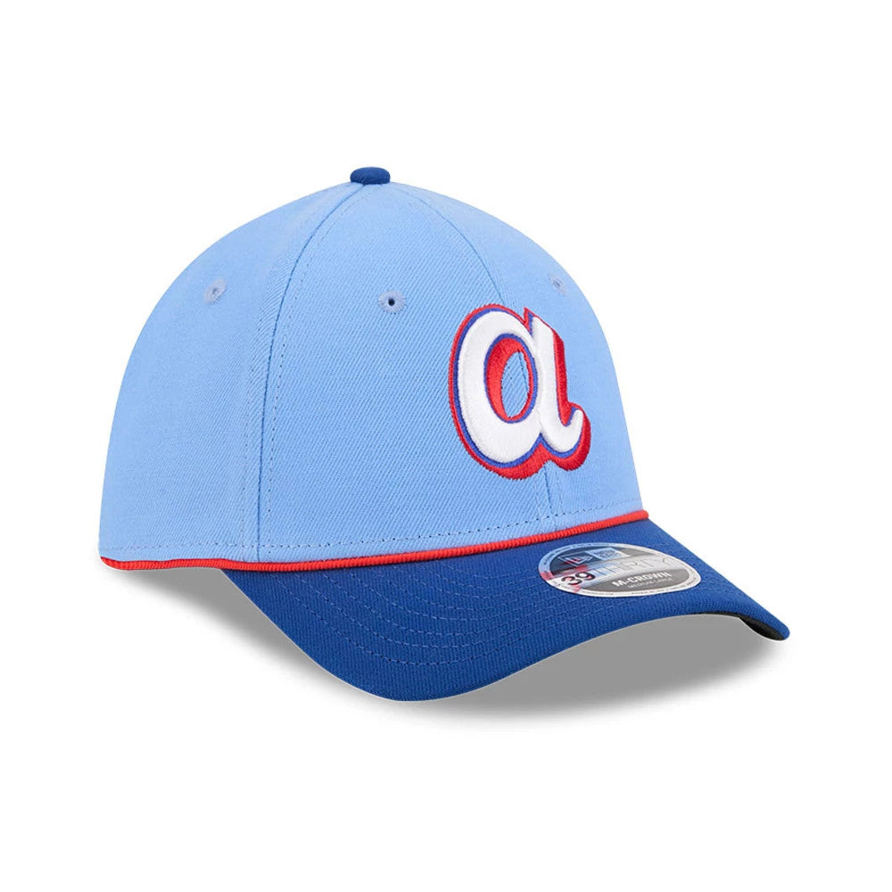 Atlanta Braves MLB City Connect Blue New Era 39THIRTY M-Crown Stretch Fit Cap, three-quarter view showing the white A logo outlined in red embroidery on the front panel, with a contrasting dark blue curved visor and 39THIRTY size sticker.