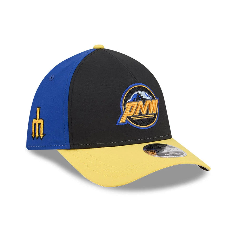 Mariners MLB City Connect Black New Era 39THIRTY M-Crown A-Frame Stretch Fit Cap, three-quarter view showing the PNW logo with mountains on the black front panel, a yellow visor, and a 39THIRTY size sticker; blue side panels with a yellow side logo.