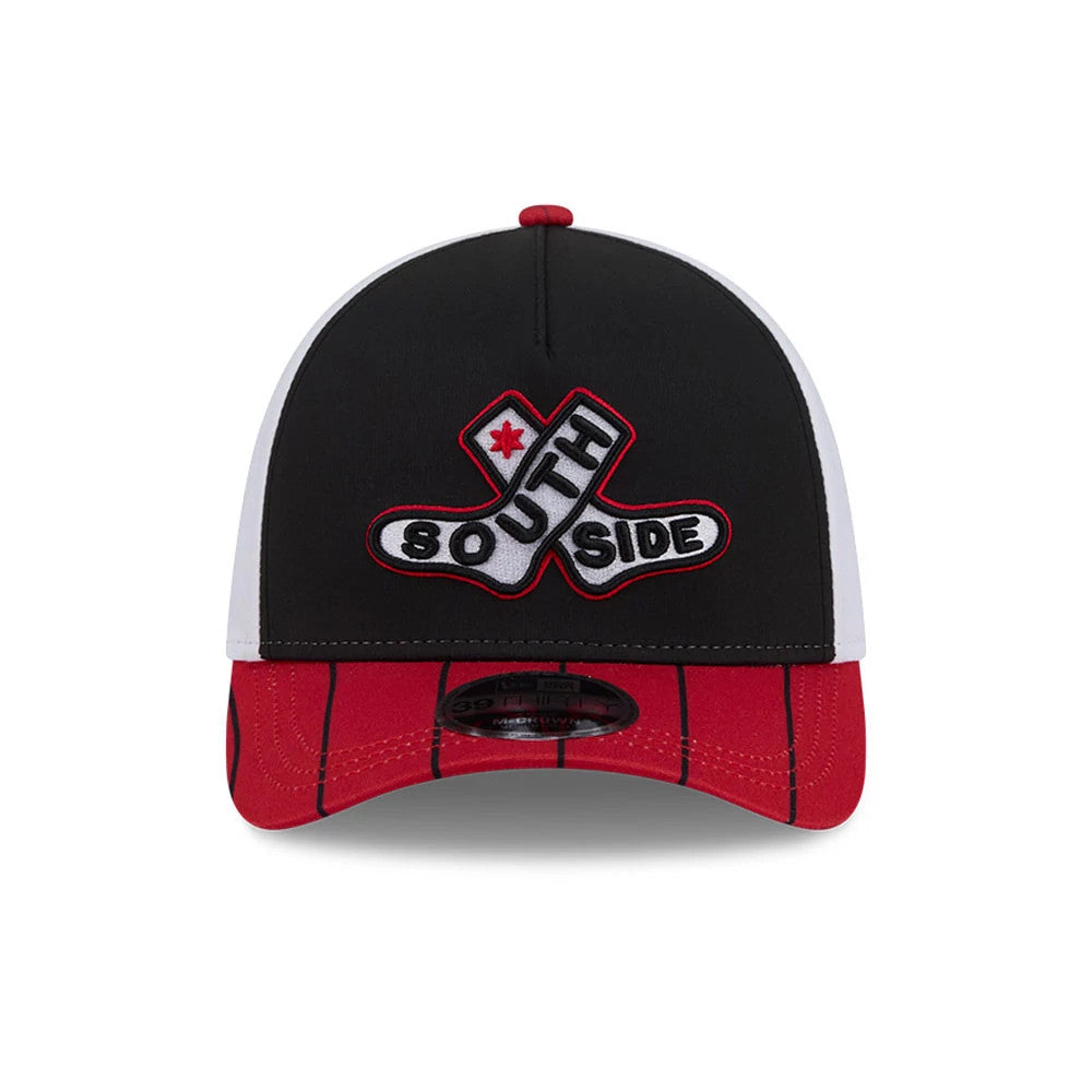 White Sox MLB City Connect Black New Era 39THIRTY M-Crown A-Frame Stretch Fit Cap, front view showing the embroidered South Side logo with a red star on the black crown, red pinstriped visor and the 39THIRTY size sticker.