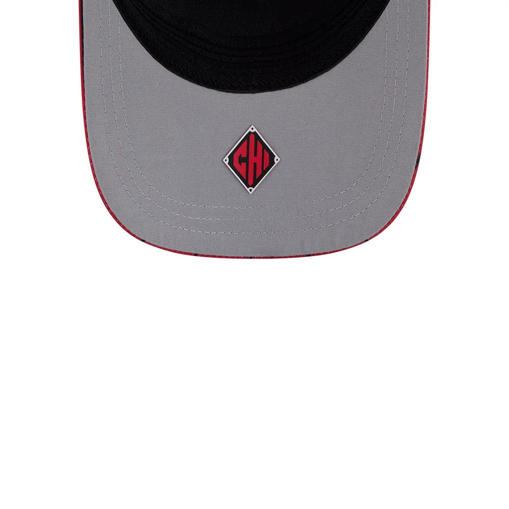 White Sox MLB City Connect Black New Era 39THIRTY M-Crown A-Frame Stretch Fit Cap, inside view showing a light grey undervisor with a red and black CHI diamond logo, featuring red stitching along the visor edge.
