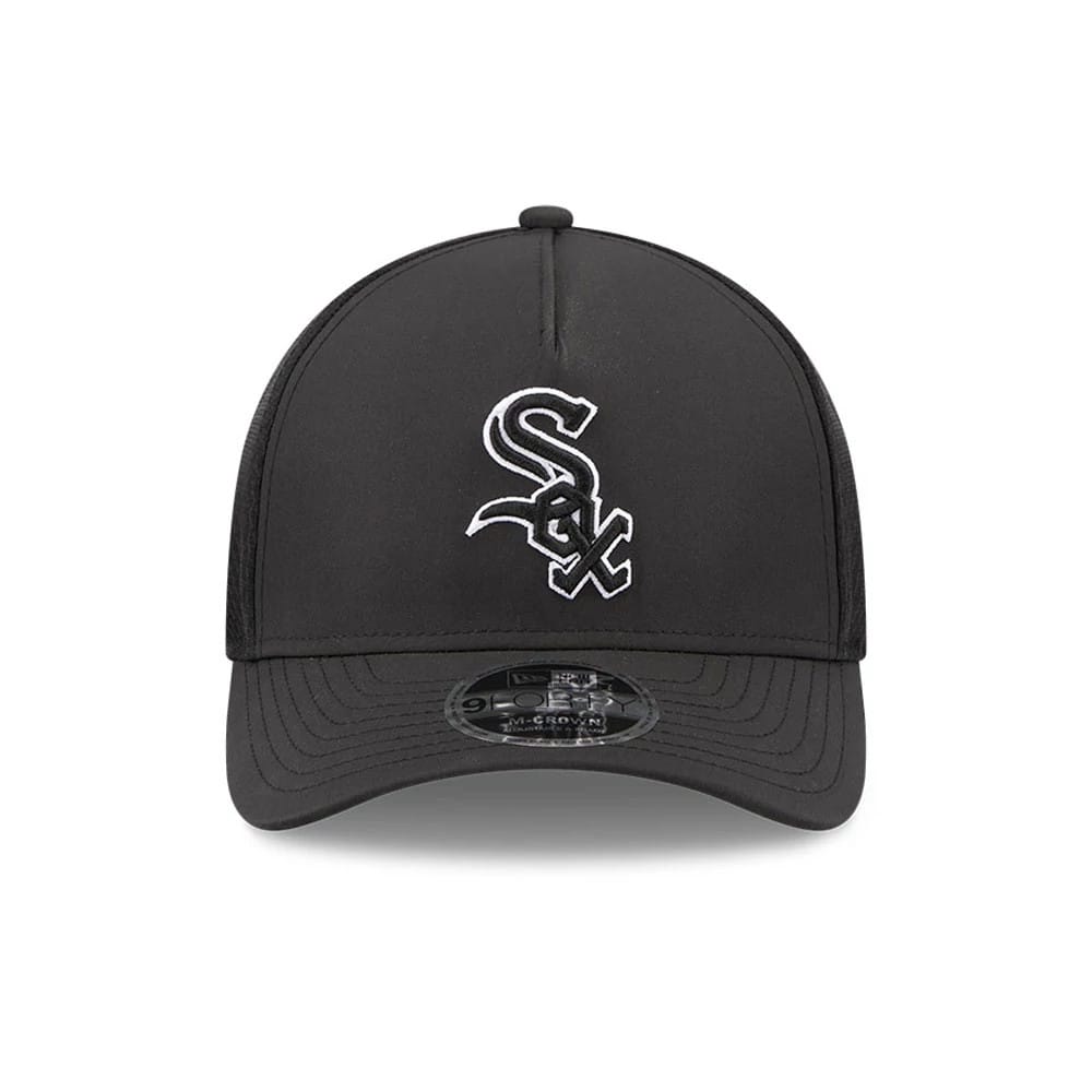 Pictured is this MLB Batting Practice 2026 Chicago White Sox 9FORTY M-Crown A-Frame Adjustable cap in black. 2