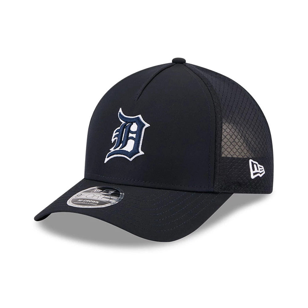 Tigers MLB Batting Practice 2026 Navy New Era 9FORTY M-Crown A-Frame Adjustable Cap, three-quarter view showing the raised navy and white embroidered Tigers logo on the front panel, mesh side panels, and New Era flag logo on the left side.