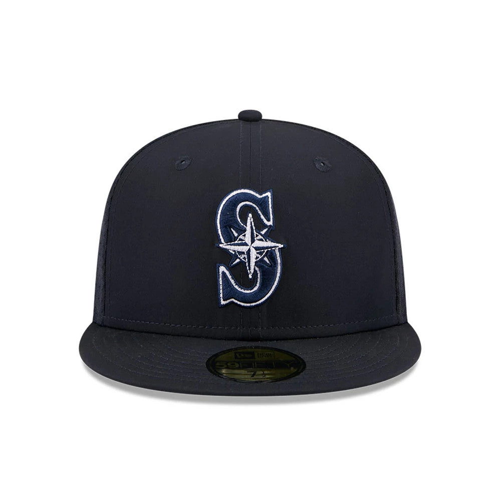 Seattle Mariners MLB Batting Practice 2026 Navy New Era 59FIFTY Fitted Cap, front view showing a navy crown with a raised white and navy Mariners compass logo embroidered on the front panel, paired with a flat navy visor.