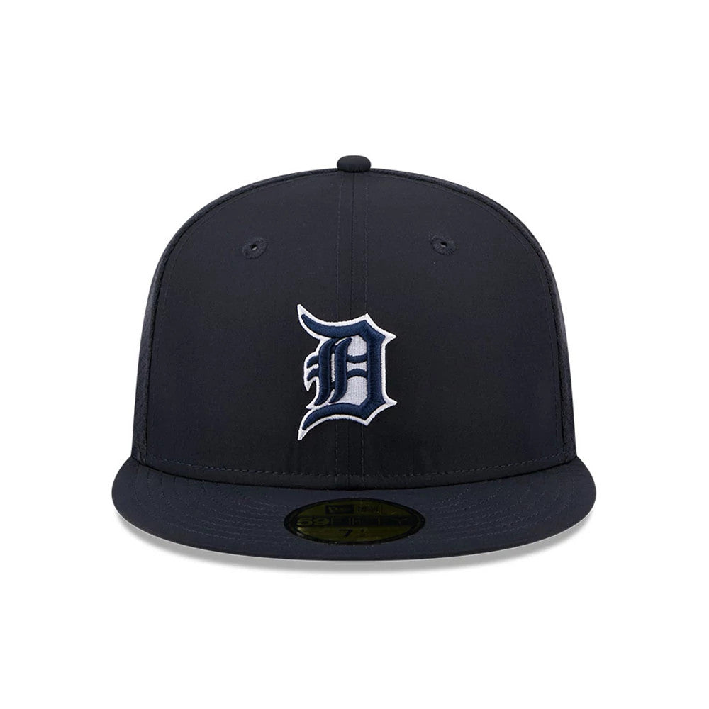 Detroit Tigers MLB Batting Practice 2026 Navy New Era 59FIFTY Fitted Cap, front view showing the raised white and navy embroidered Detroit Tigers D logo on the front panel, with a navy visor and gold 59FIFTY size sticker.