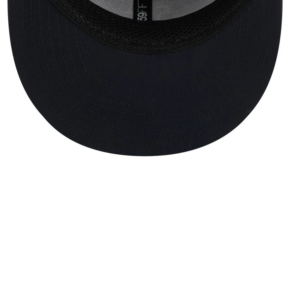Pictured is this MLB Batting Practice 2026 Boston Red Sox 59FIFTY Fitted cap in navy. 7