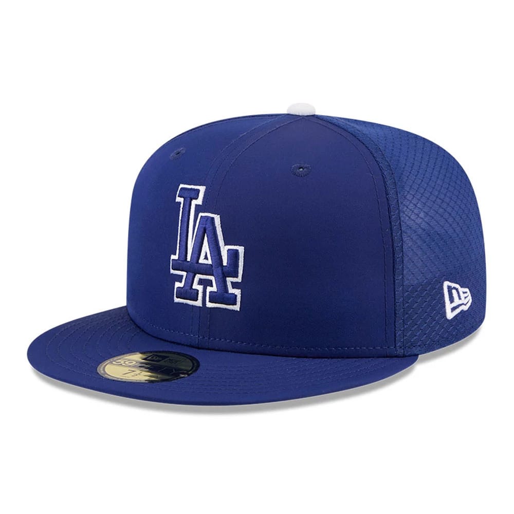 LA Dodgers MLB Batting Practice 2026 Dark Blue New Era 59FIFTY Fitted Cap, three-quarter view showing the white raised embroidered LA logo on the front panel, dark blue flat visor with a gold 59FIFTY size sticker.