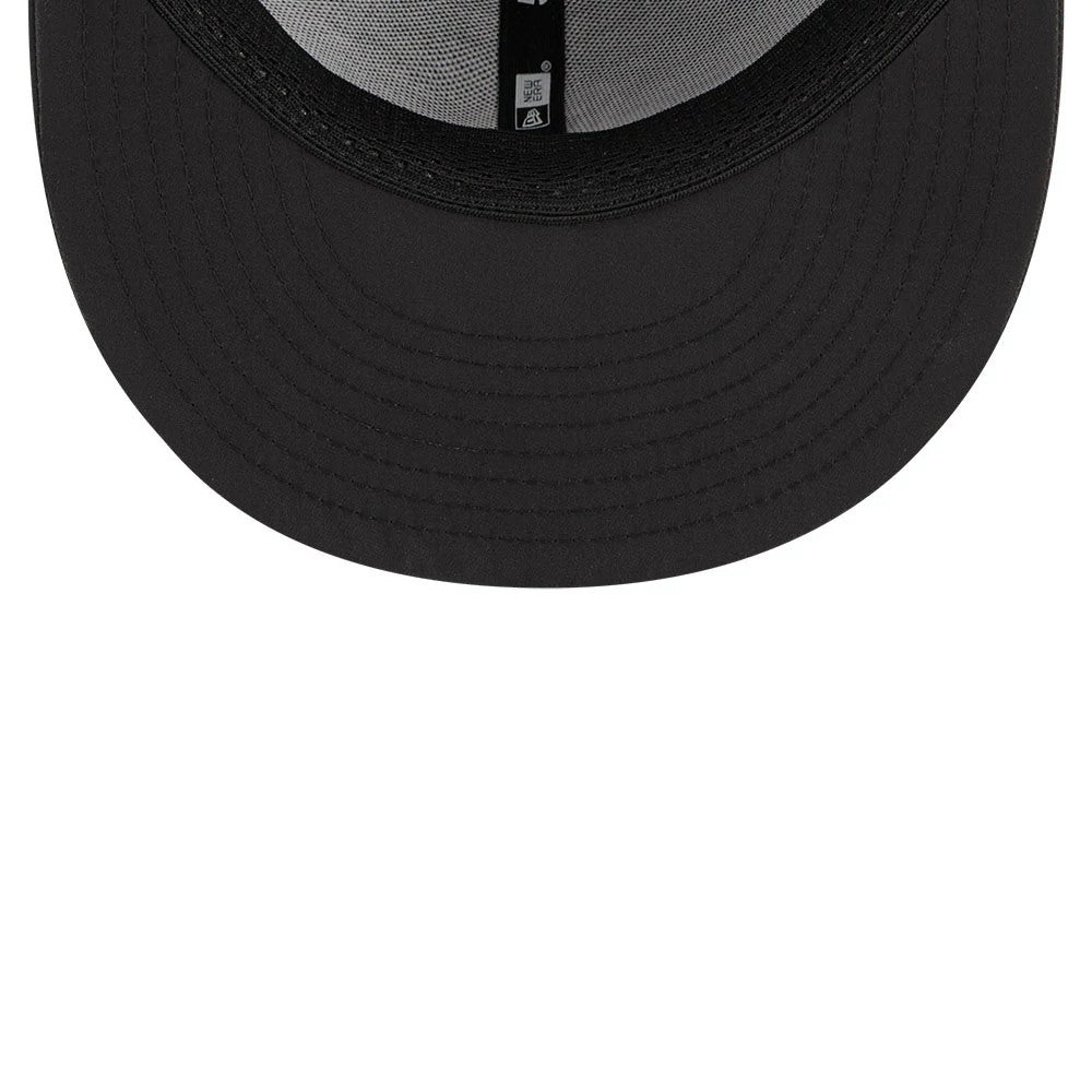 Pittsburgh Pirates MLB Batting Practice 2026 Black New Era 59FIFTY Fitted Cap, inside view showing the black undervisor, black sweatband and a central black band with manufacturing labels on the structured interior.
