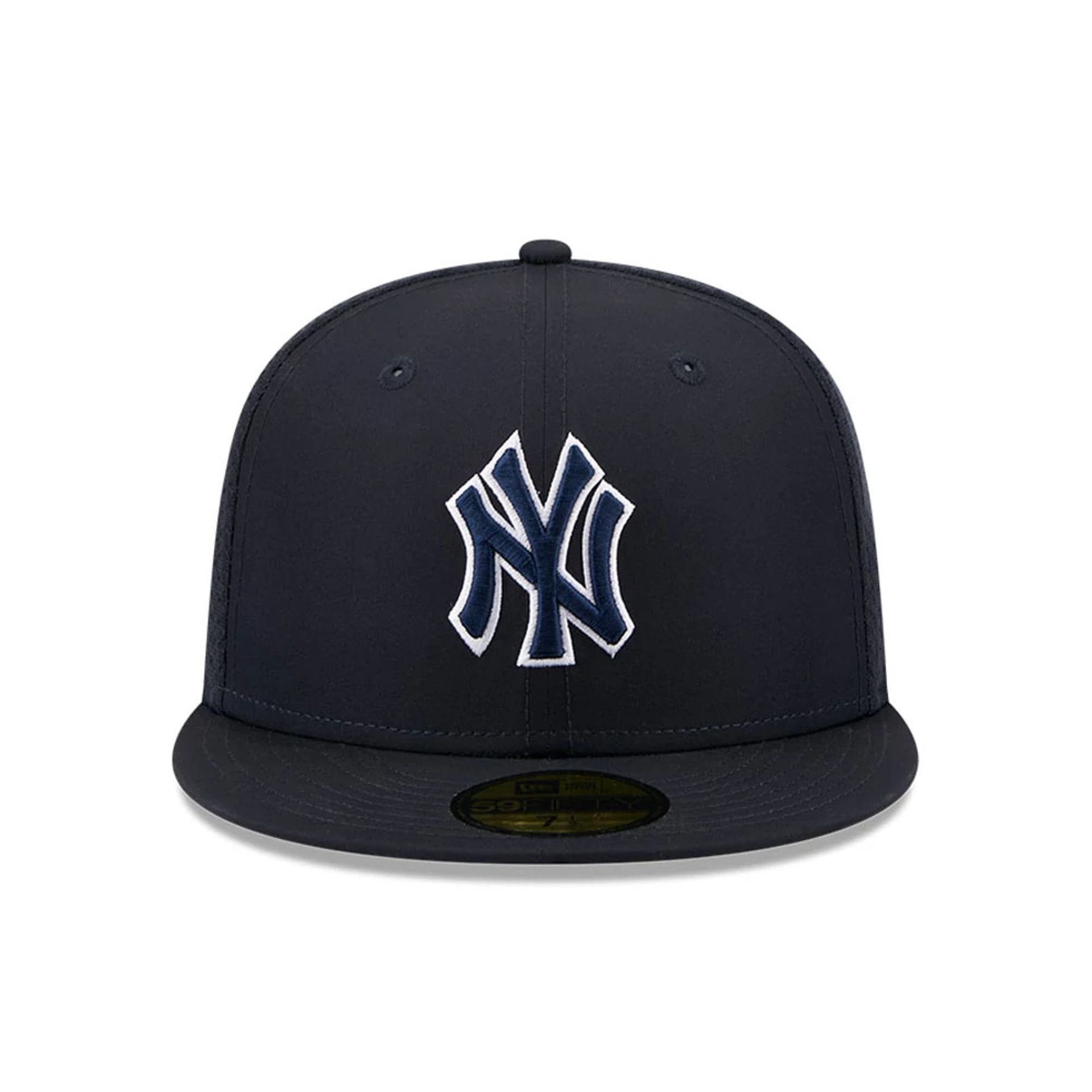 Pictured is this MLB Batting Practice 2026 New York Yankees 59FIFTY Fitted cap in navy. 2