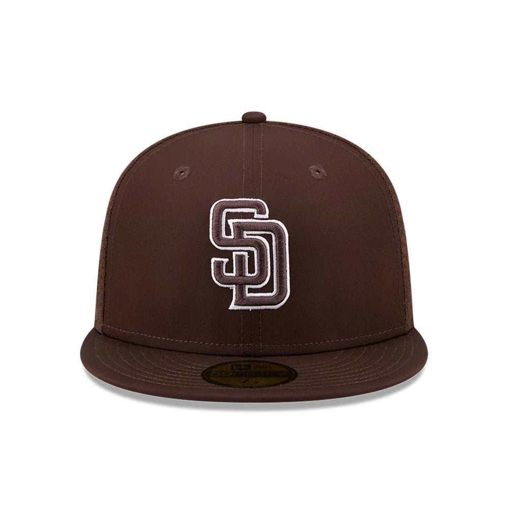 San Diego Padres MLB Batting Practice 2026 Dark Brown New Era 59FIFTY Fitted Cap, front view showing a raised white embroidered SD logo on the structured dark brown crown, with a matching dark brown flat visor and a gold 59FIFTY size sticker.