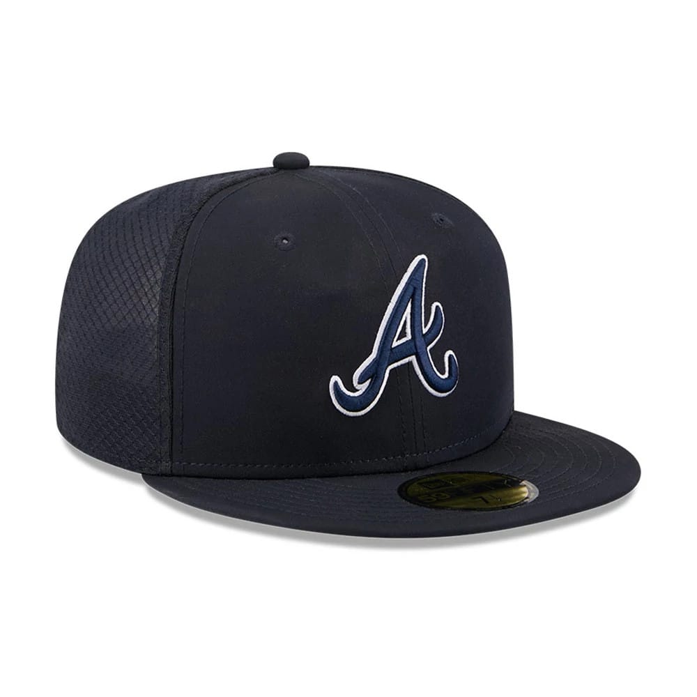 Atlanta Braves MLB Batting Practice 2026 Navy New Era 59FIFTY Fitted Cap, front view showing a raised white embroidered A logo on the structured navy crown, with a flat visor and a gold 59FIFTY size sticker on the visor.