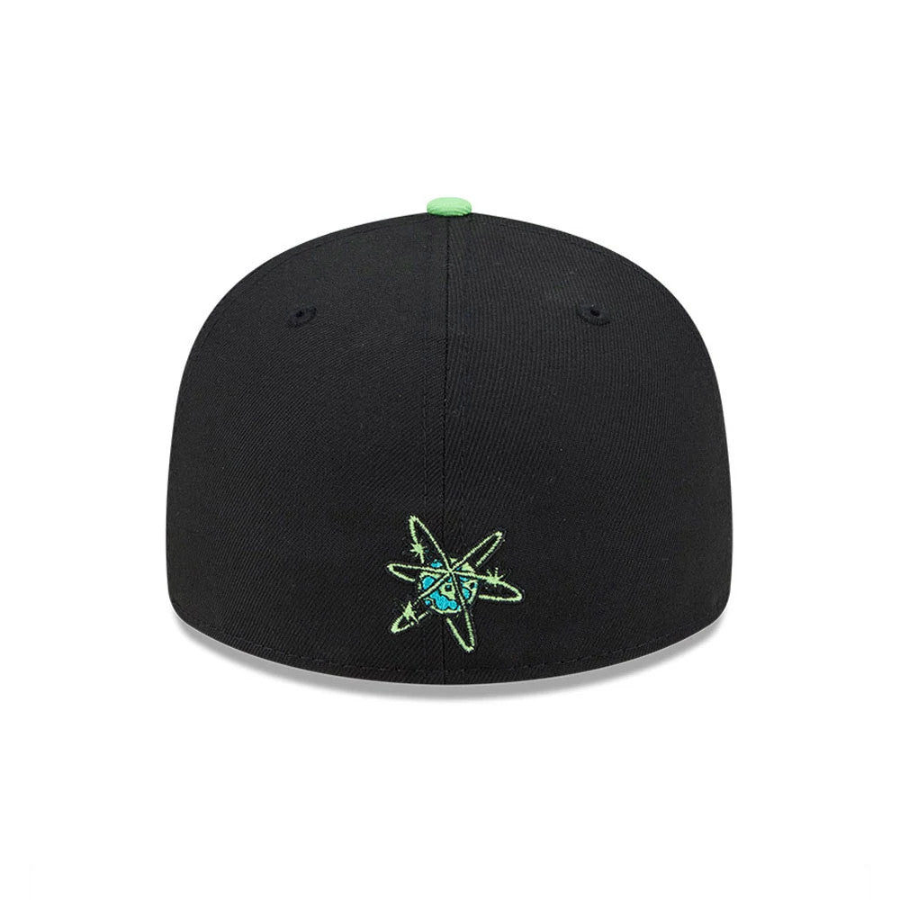 Pictured is this Dexter's Laboratory Logo 59FIFTY Fitted cap in black. 7