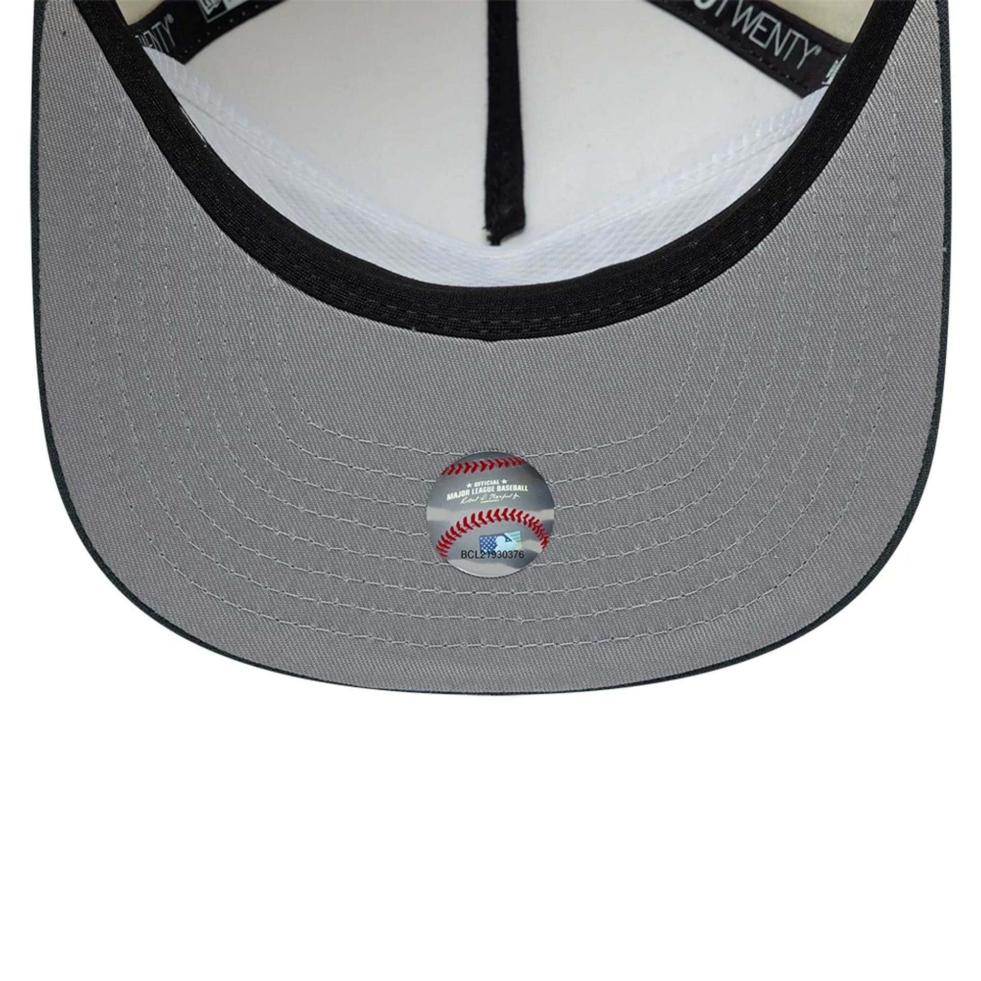Pictured is this MLB Metallic Logo New York Yankees 19TWENTY cap in cream. 2