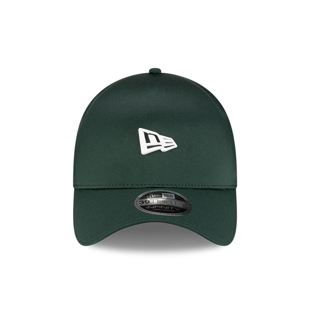 New Era Dark Green 39THIRTY Infinity Stretch Fit Cap, front view showing the white raised embroidered New Era flag logo on the centre front panel, with a dark green curved visor and a 39THIRTY size sticker on the top of the visor.