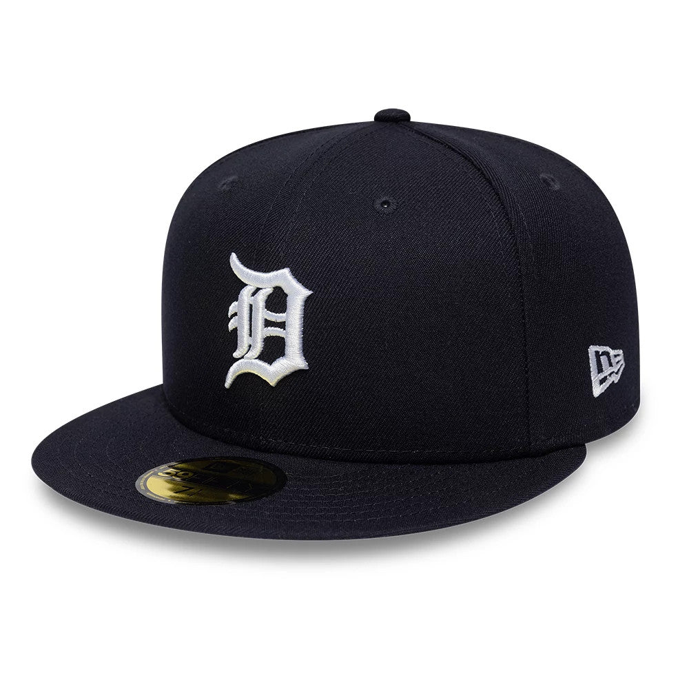Pictured is this MLB Sidepatch Detroit Tigers 59FIFTY Fitted cap in navy. 4