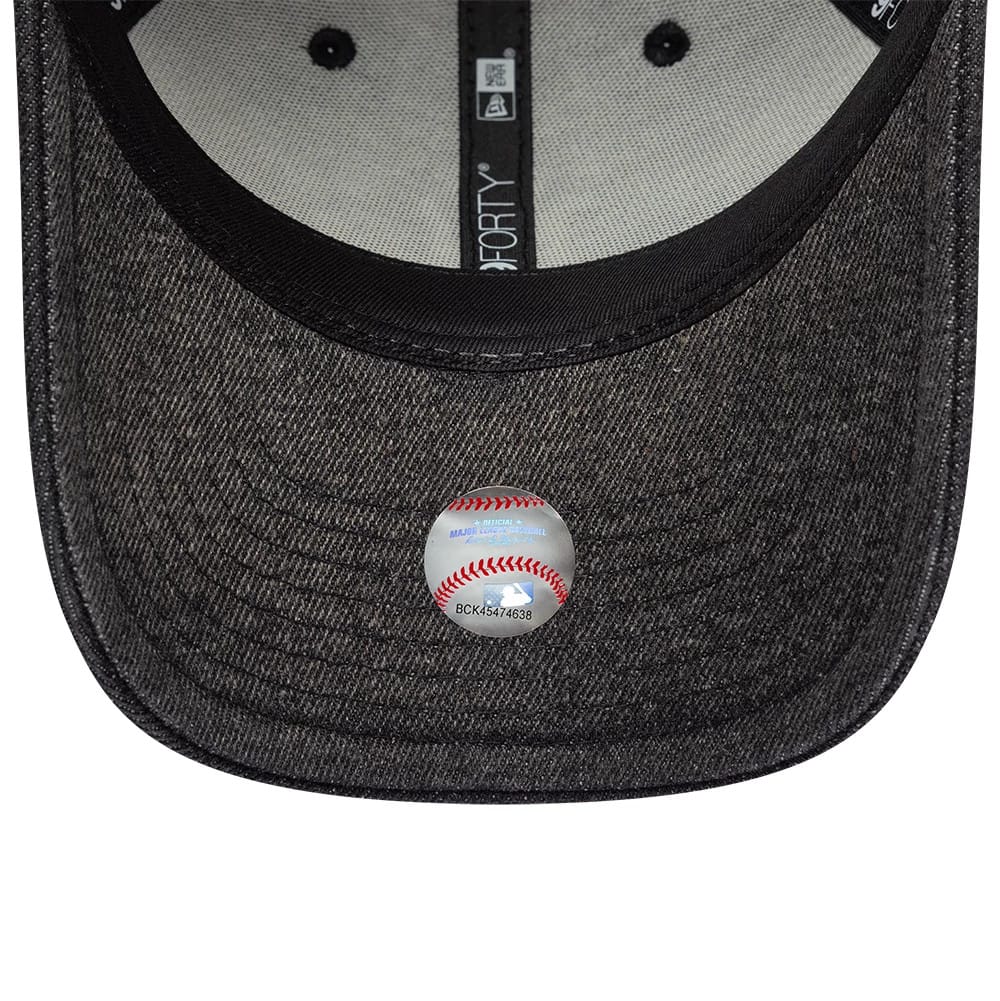 Pictured is this MLB Washed Denim New York Yankees 9FORTY cap in black. 7