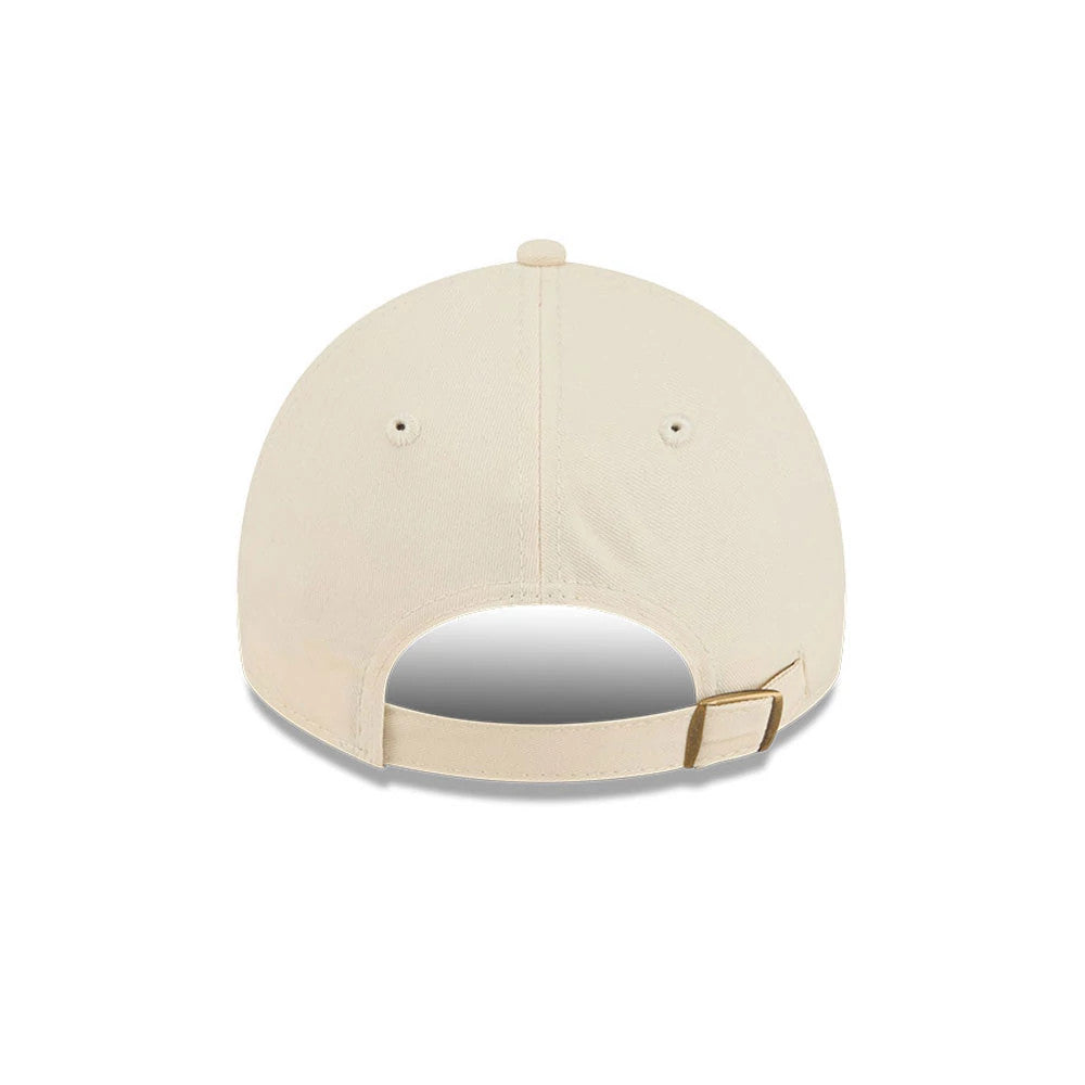 Pictured is this NBA Team Logo Chicago Bulls Casual Classic cap in beige. 7