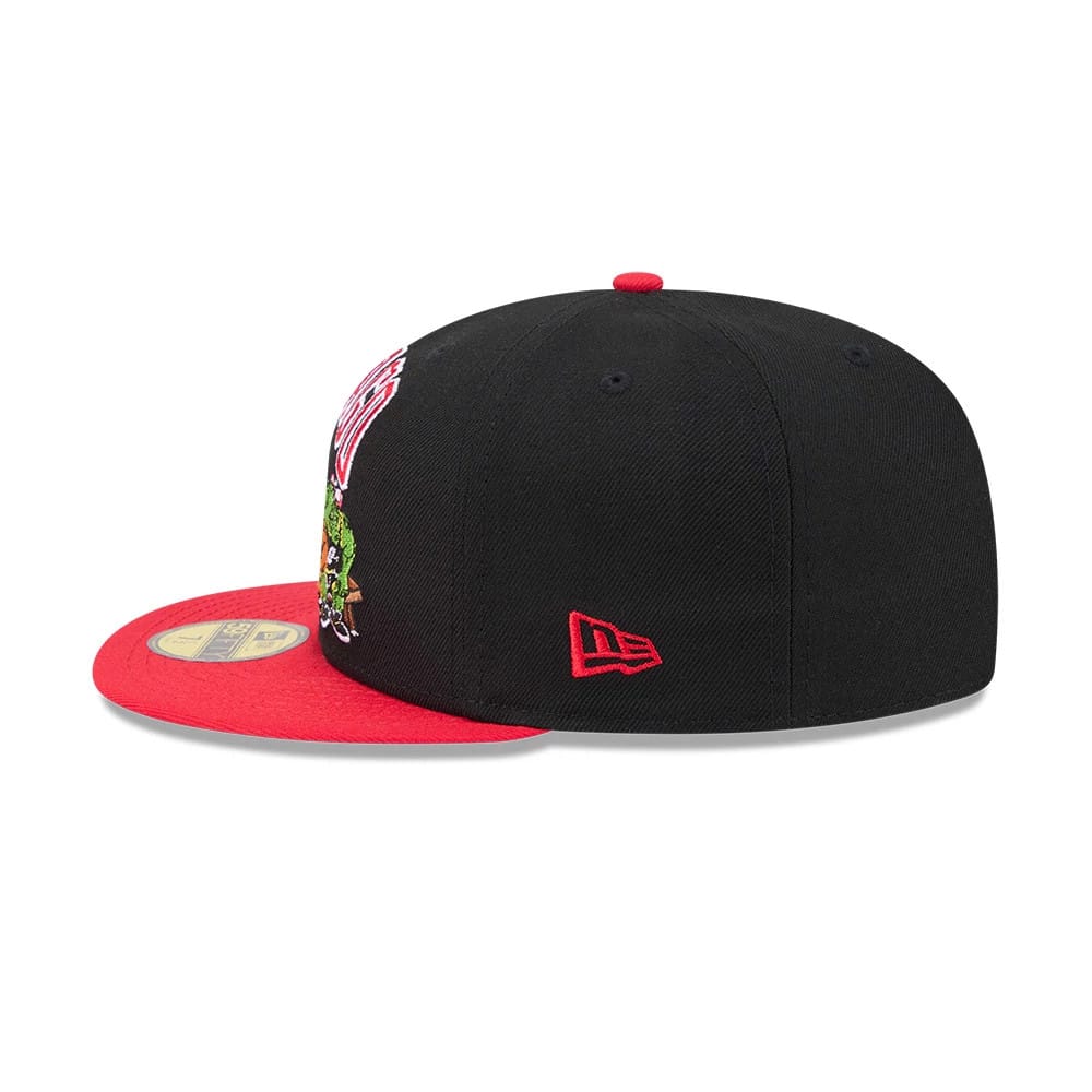 Chicago Bulls Space Jam Monstars Black New Era 59FIFTY Fitted Cap, side view showing the red New Era flag logo on the left side of the structured black crown and a graphic on the front left panel with a contrasting red visor.