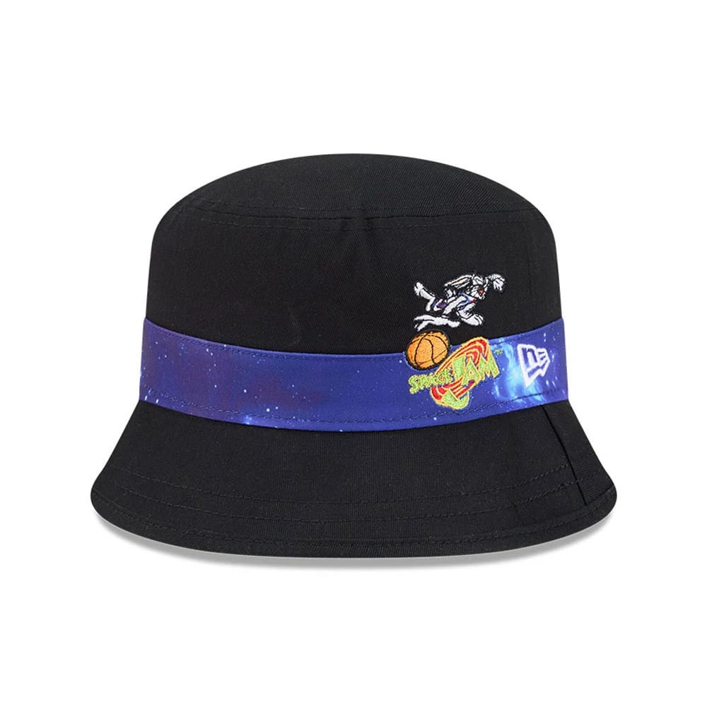 New Era Space Jam Bugs Bunny Black Bucket Hat, front view showing Bugs Bunny in white embroidery jumping with a basketball above a colourful Space Jam logo on a starry blue band, with the New Era flag logo embroidered on the side.