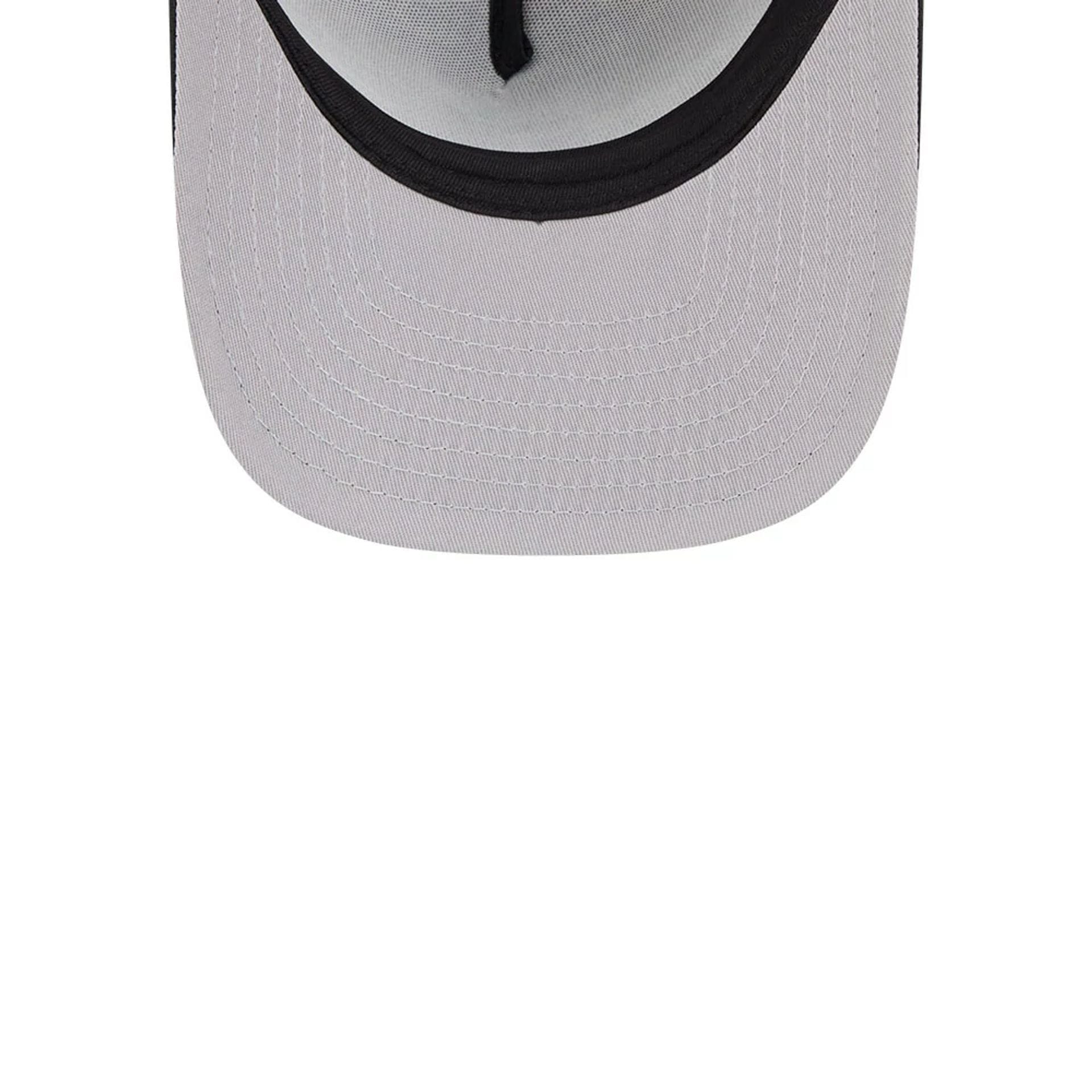 Pictured is this Womens DC Batgirl 9FIFTY A-Frame Snapback cap in black. 2