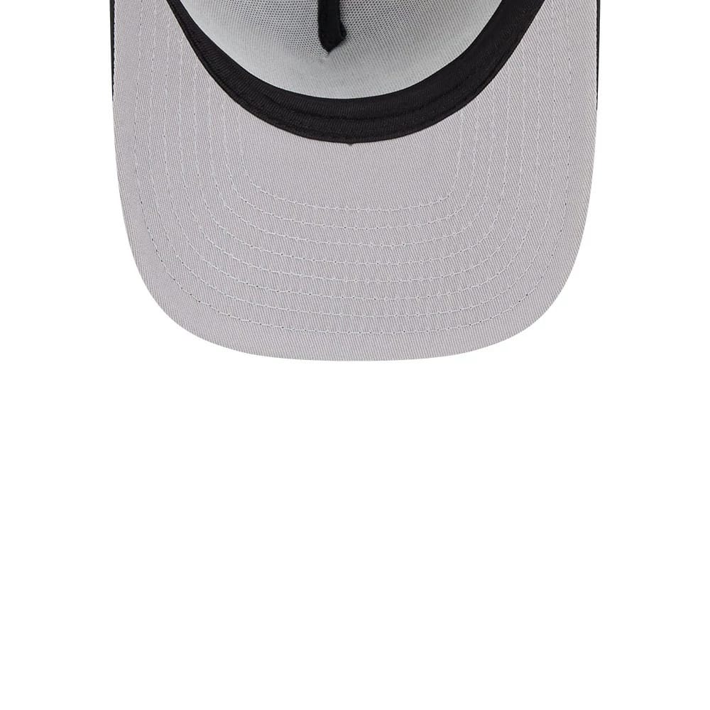 Pictured is this Womens DC Batgirl 9FIFTY A-Frame Snapback cap in black. 2