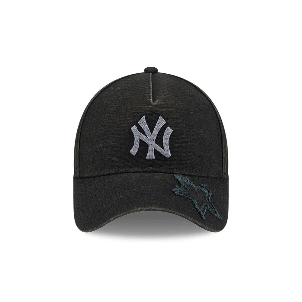 New York Yankees MLB Star Visor Black New Era 9FORTY A-Frame Adjustable Cap, front view showing a white raised embroidered NY logo on the structured black crown, with an embroidered star graphic on the visor's left edge.