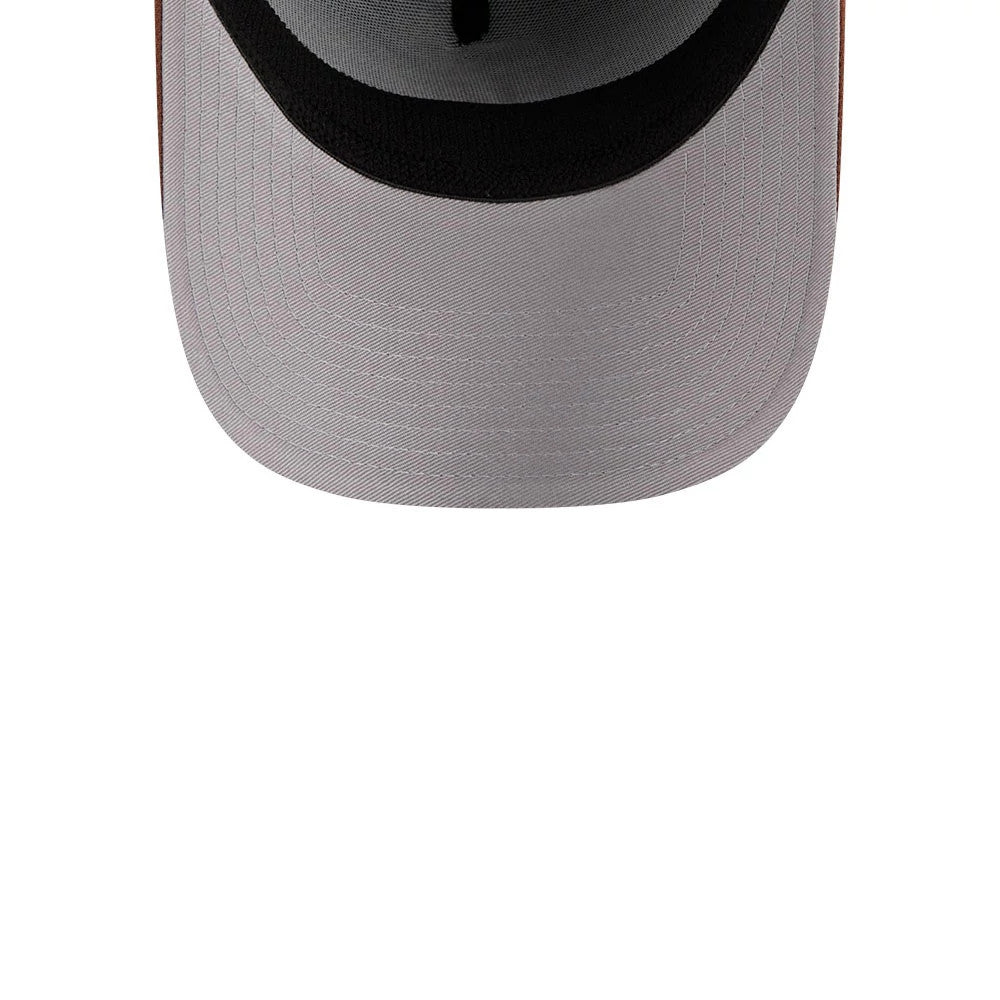 Pictured is this MLB Blueberry Tiramisu LA Dodgers 39THIRTY A-Frame Stretch Fit cap in navy. 2