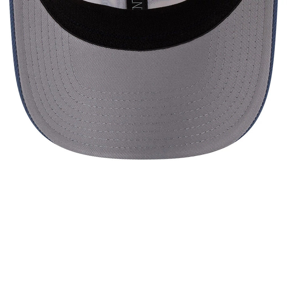 White Sox MLB Slate Stone Cream & Dark Blue New Era 9SEVENTY Stretch Snap Adjustable Cap, inside view showing the light grey undervisor, black sweatband and the inner taping with New Era branding.