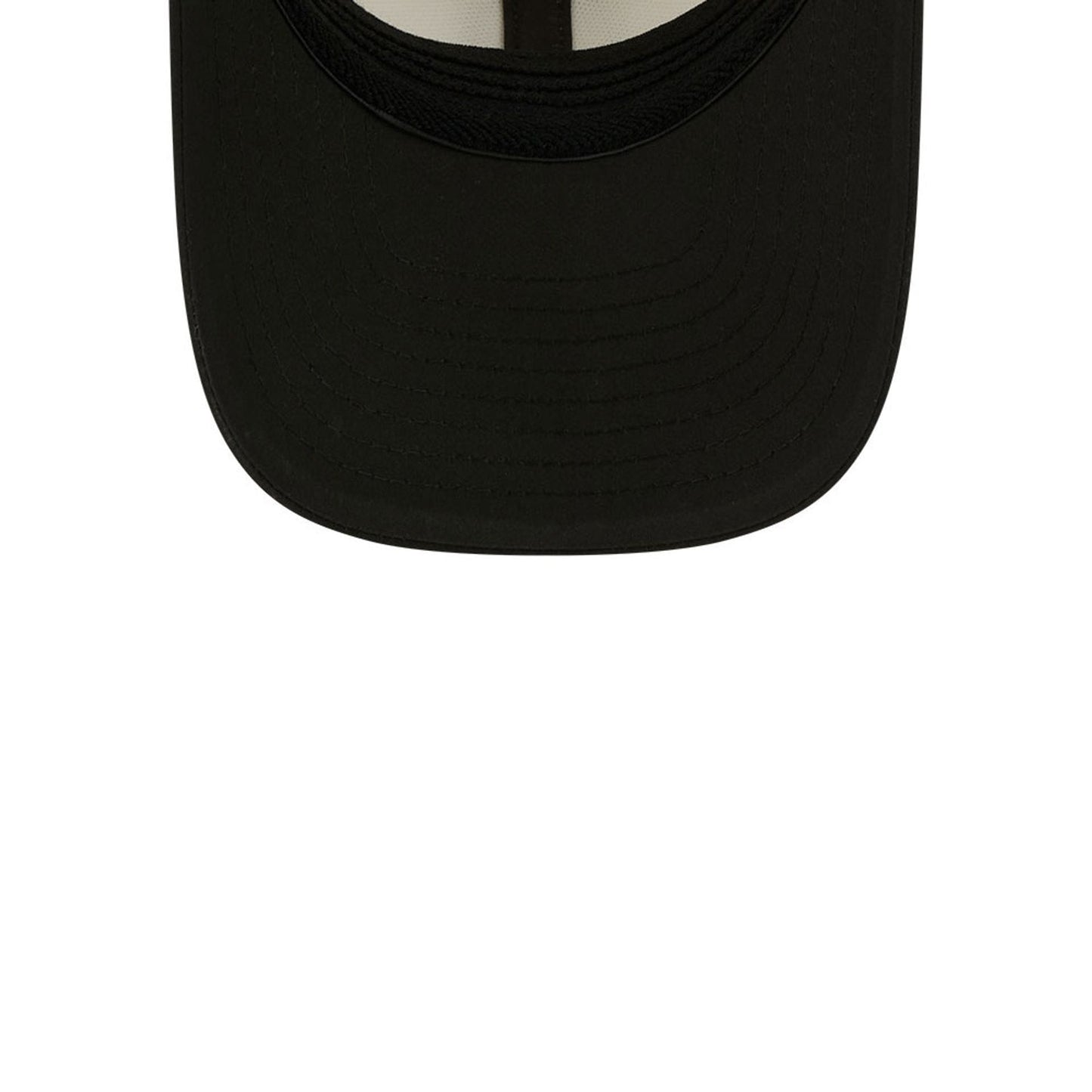 Pictured is this NFL Training 2026 Las Vegas Raiders 39THIRTY M-Crown Stretch Fit cap in white. 7