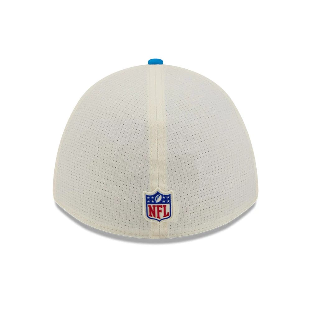 Detroit Lions NFL Training 2026 White New Era 39THIRTY M-Crown Stretch Fit Cap, rear view showing the embroidered blue and red NFL shield logo centred low on the white crown, featuring a bright blue top button.