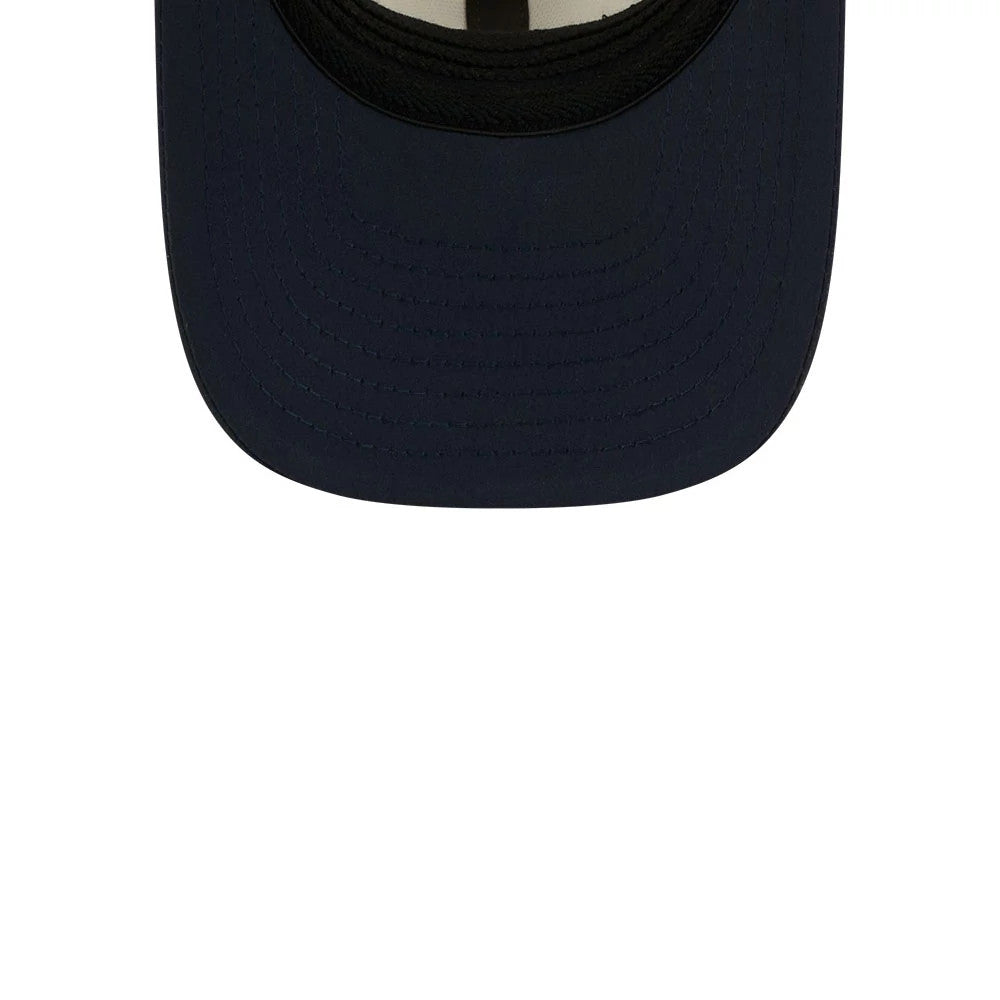 Pictured is this NFL Training 2026 Chicago Bears 39THIRTY M-Crown Stretch Fit cap in white. 7