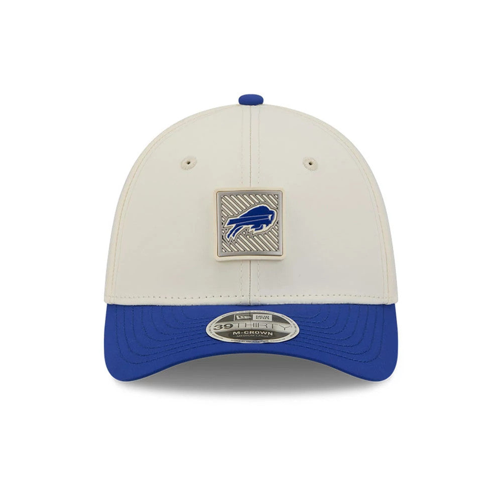 Buffalo Bills NFL Training 2026 White New Era 39THIRTY M-Crown Stretch Fit Cap, front view showing the raised blue and silver Buffalo Bills logo on the centre front panel, with a contrasting blue curved visor and 39THIRTY size sticker.