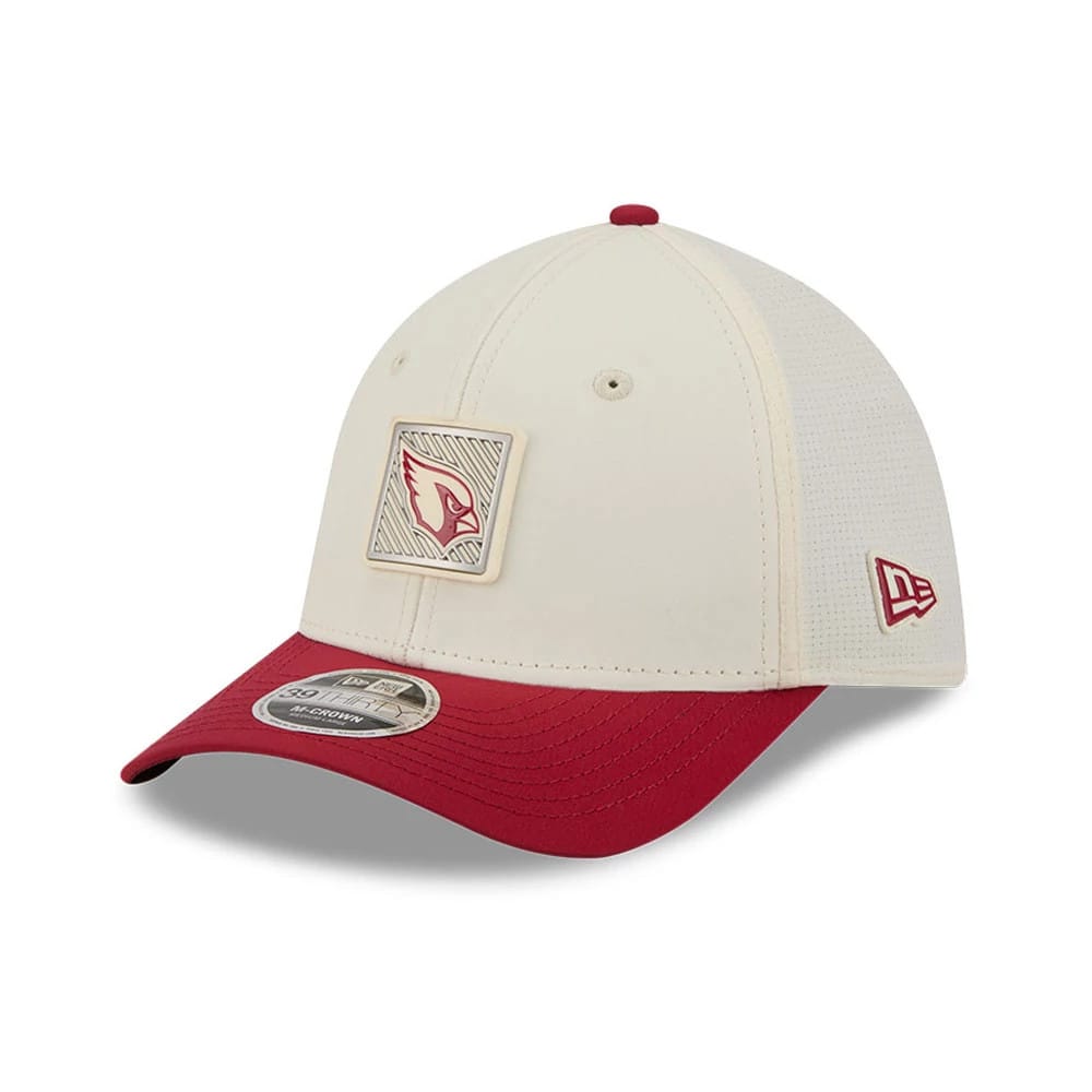 Arizona Cardinals NFL Training 2026 White New Era 39THIRTY M-Crown Stretch Fit Cap, front view showing the raised embroidered red Cardinals logo on the white crown, red curved visor with a 39THIRTY size sticker, and red top button.