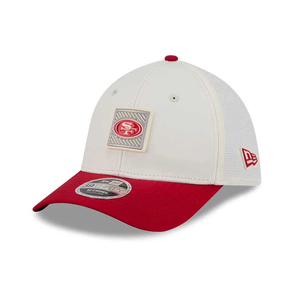 49ers NFL Training 2026 White New Era 39THIRTY M-Crown Stretch Fit Cap, three-quarter view showing the raised red and white team logo on the front panel, red visor with a 39THIRTY size sticker, and red New Era flag logo on the left side.