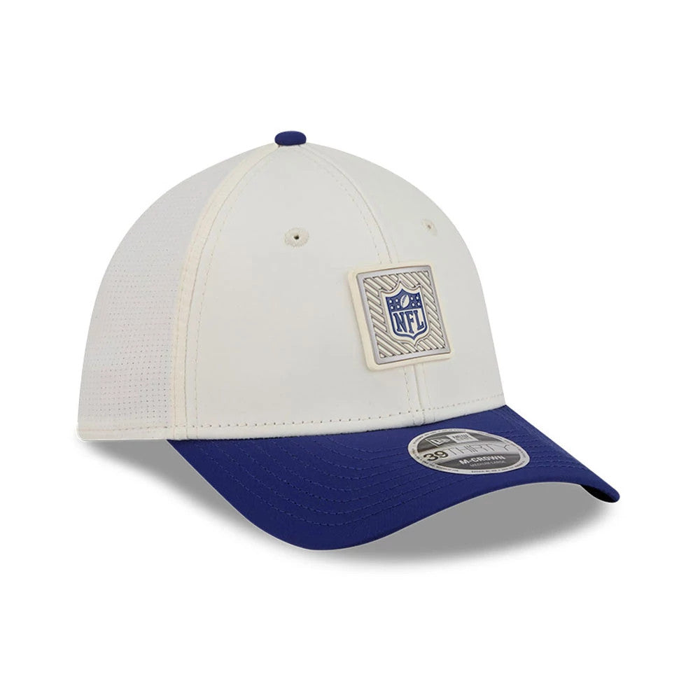 Official Logo NFL Training 2026 White New Era 39THIRTY M-Crown Stretch Fit Cap, three-quarter view showing the blue and silver NFL badge on the front panel, contrasting blue curved visor and a 39THIRTY size sticker on the visor.