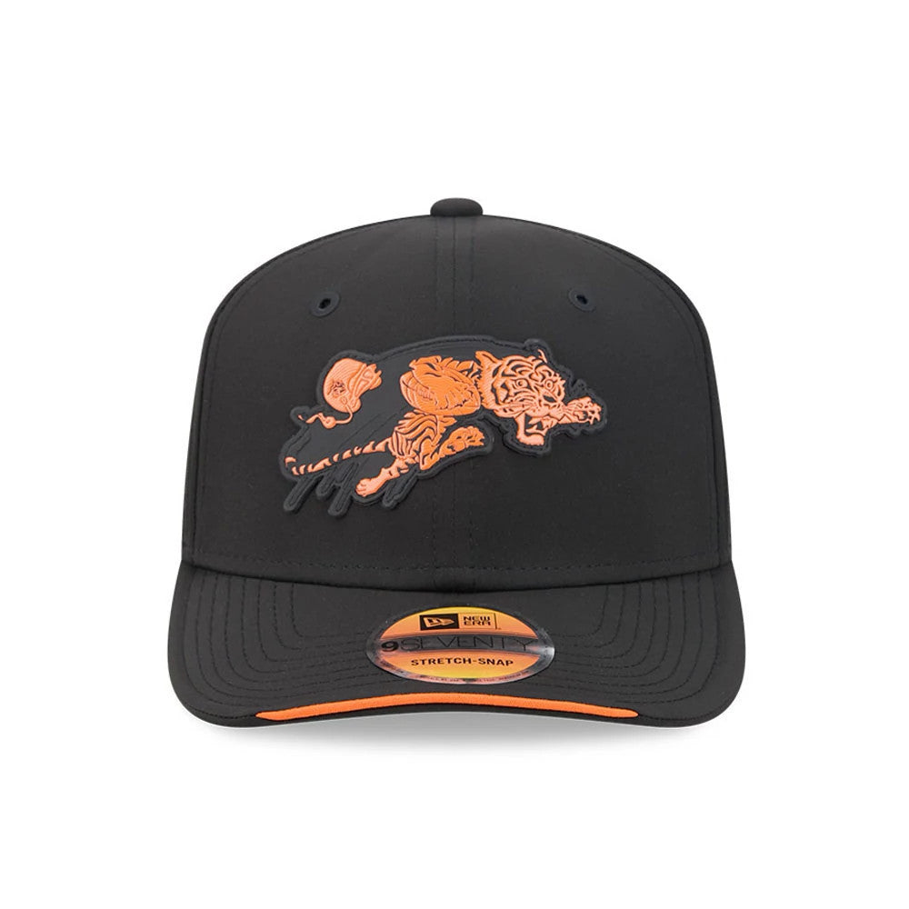 Pictured is this NFL Sideline 2026 Cincinnati Bengals 9SEVENTY Stretch Snap cap in black. 2