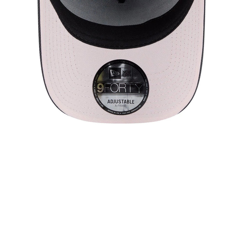 Chicago White Sox MLB Day Of The Dead Grey New Era 9FORTY A-Frame Adjustable Cap, underside view showing the black curved visor, grey undervisor and central black 9FORTY size sticker on the middle of the cap’s pinkish interior fabric.
