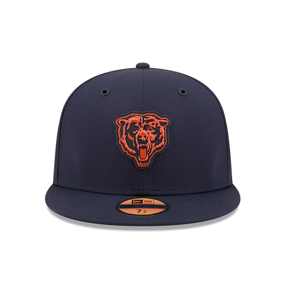 Chicago Bears NFL Sideline 2026 Navy New Era 59FIFTY Fitted Cap, front view showing an orange embroidered bear logo on the structured navy crown, with a flat visor and a gold 59FIFTY size sticker on the visor.