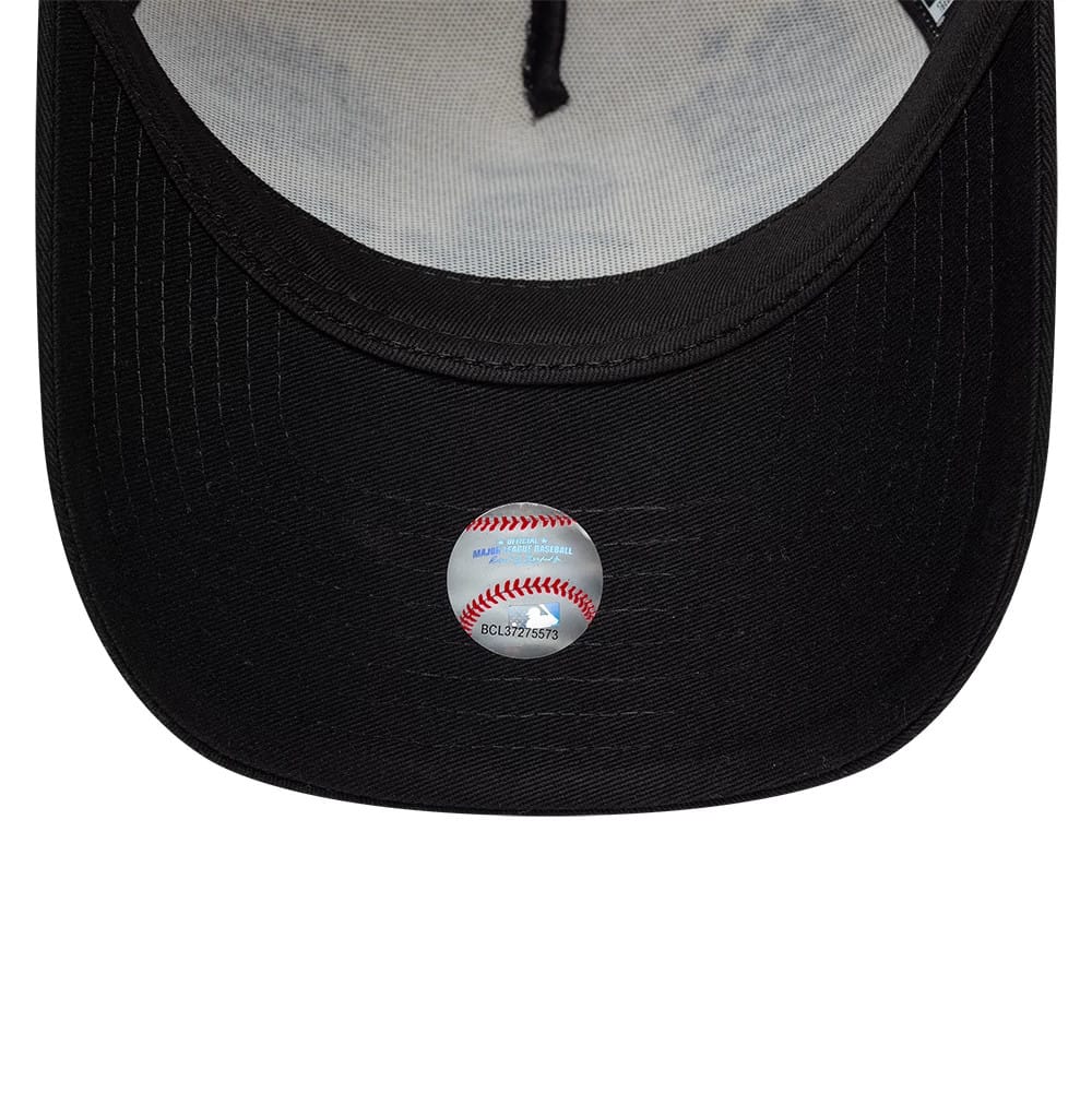 Pictured is this MLB Paisley Chicago White Sox 9FORTY E-Frame cap in black. 7